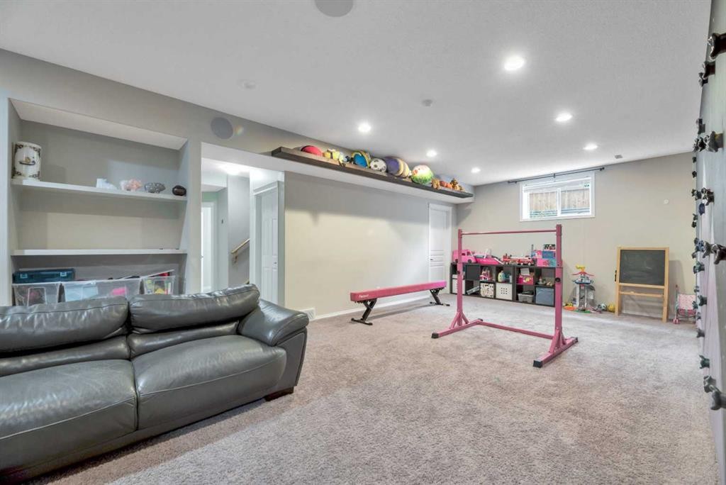 245 Springmere Way, Chestermere, AB