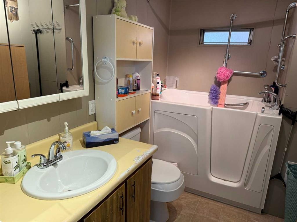 408 3 Street North, Vulcan, AB