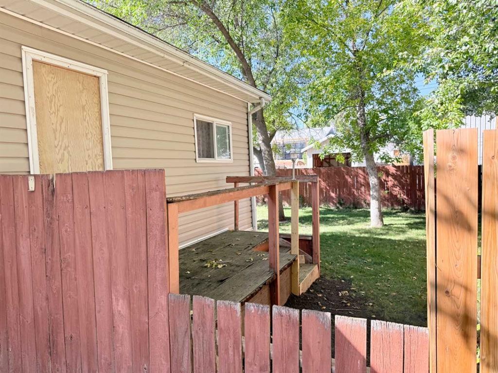 408 3 Street North, Vulcan, AB