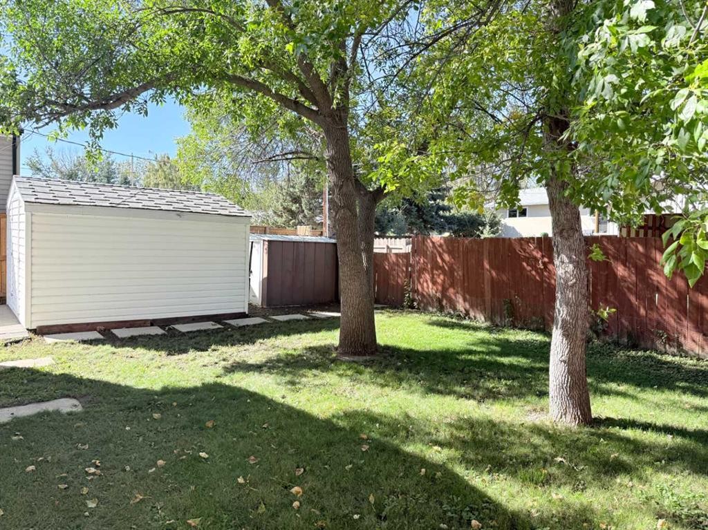 408 3 Street North, Vulcan, AB