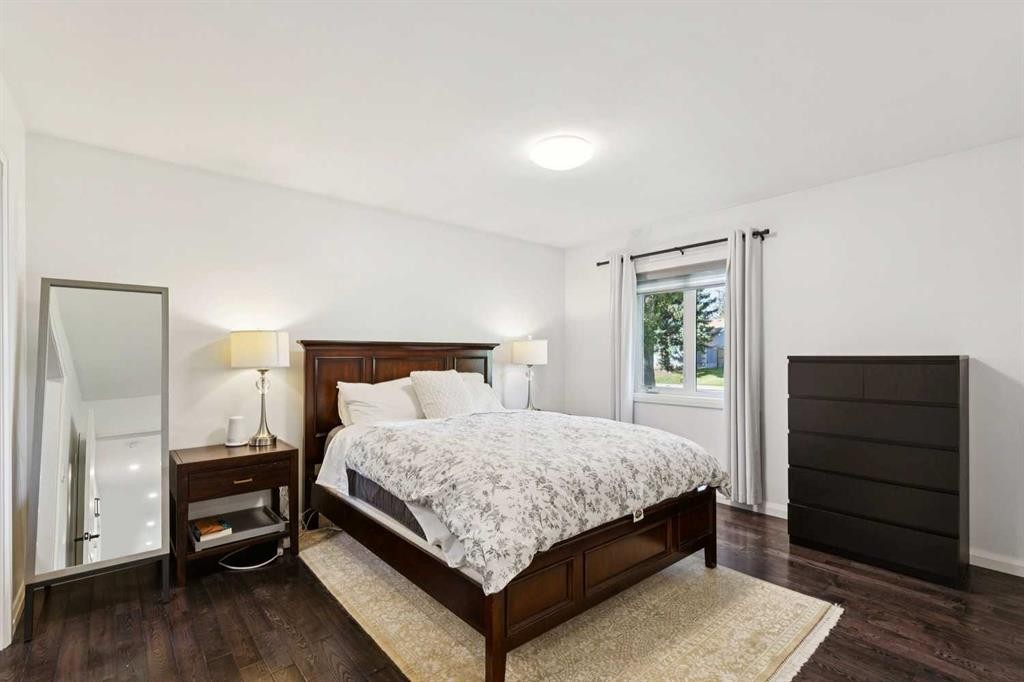 4212 45 Street Sw, Calgary, AB