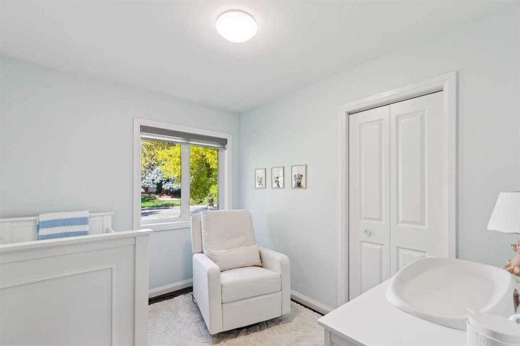 4212 45 Street Sw, Calgary, AB