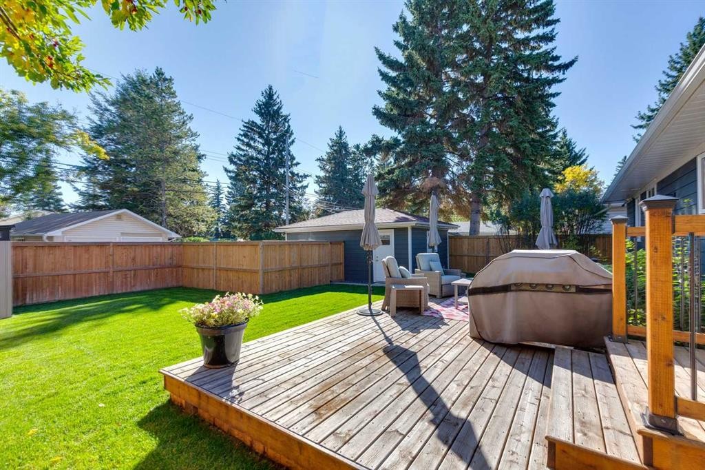 4212 45 Street Sw, Calgary, AB