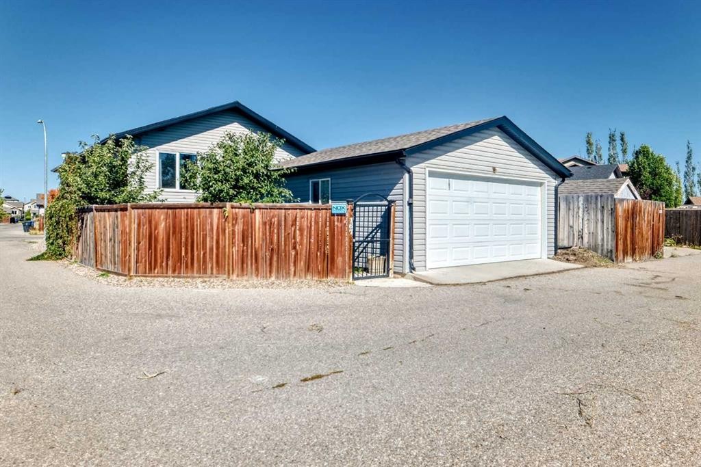 167 Mt Sundance Crescent West, Lethbridge, AB