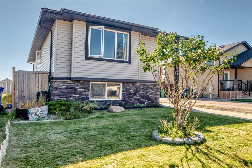 167 Mt Sundance Crescent West, Lethbridge, AB