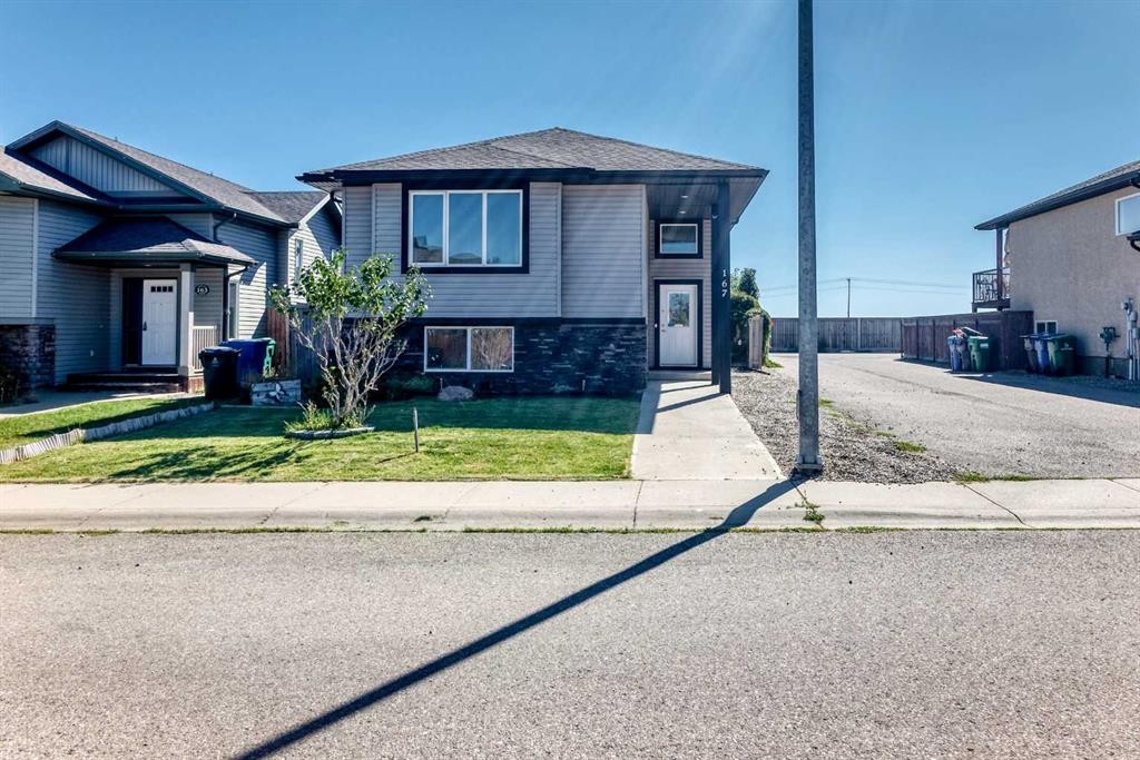 167 Mt Sundance Crescent West, Lethbridge, AB