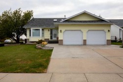 11 Maple Place Crossfield, AB T0M 0S0