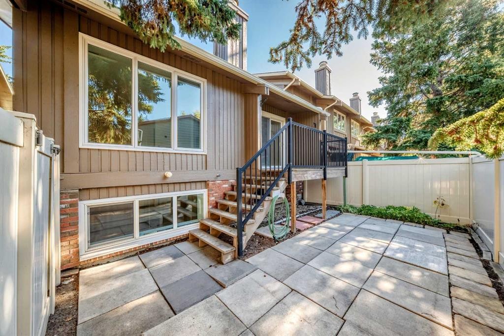49-10001 Brookpark Boulevard Sw, Calgary, AB