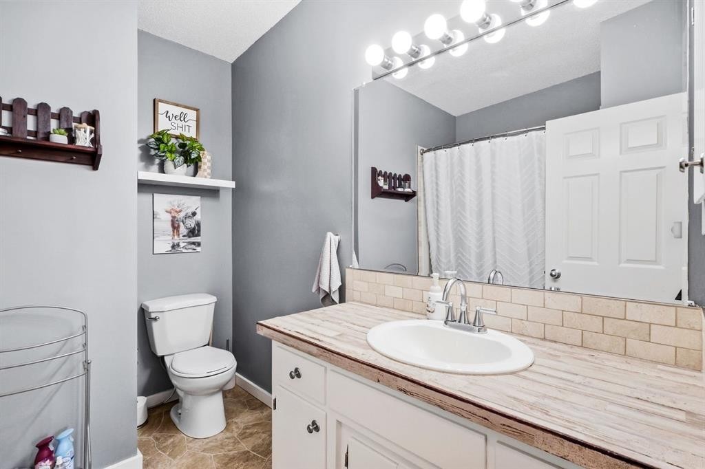 5141 43 Street, Olds, AB