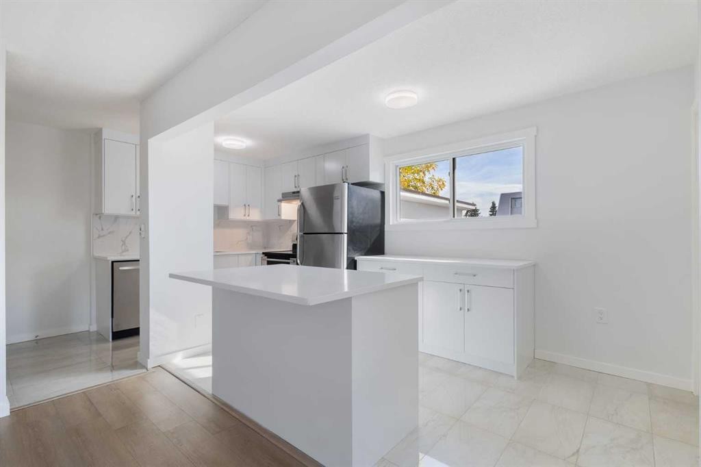 52 Doverdale Mews Se, Calgary, AB