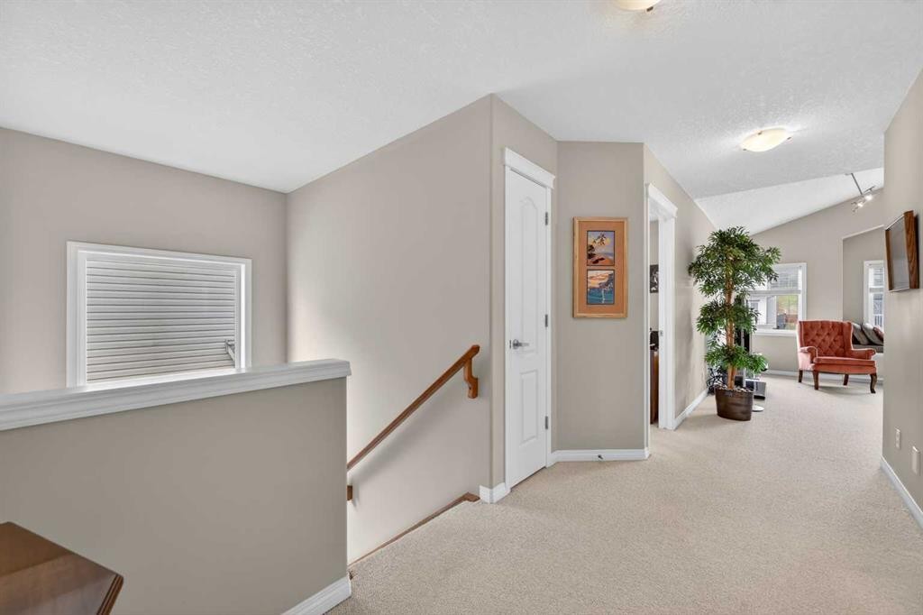 35 Rockyledge Rise Nw, Calgary, AB
