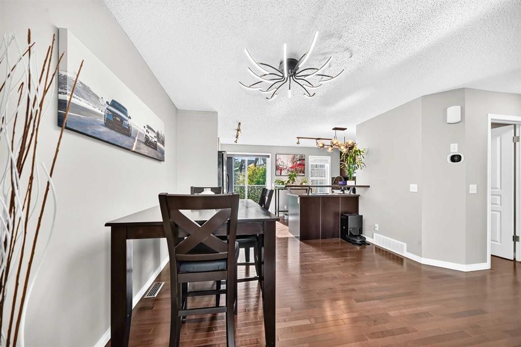 89 New Brighton Common Se, Calgary, AB