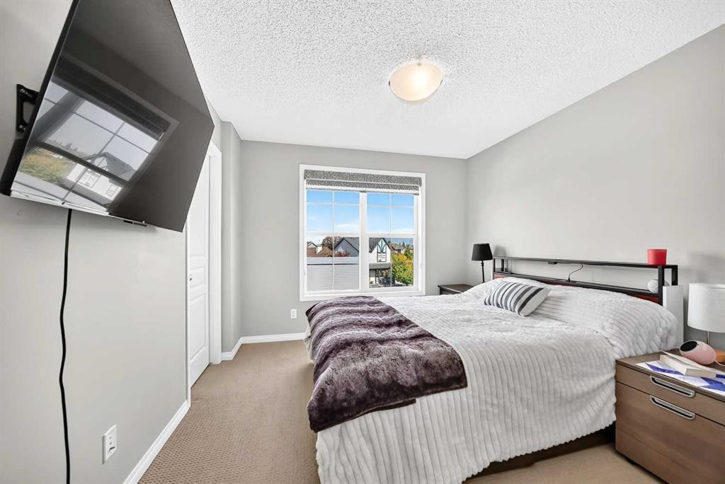 89 New Brighton Common Se, Calgary, AB