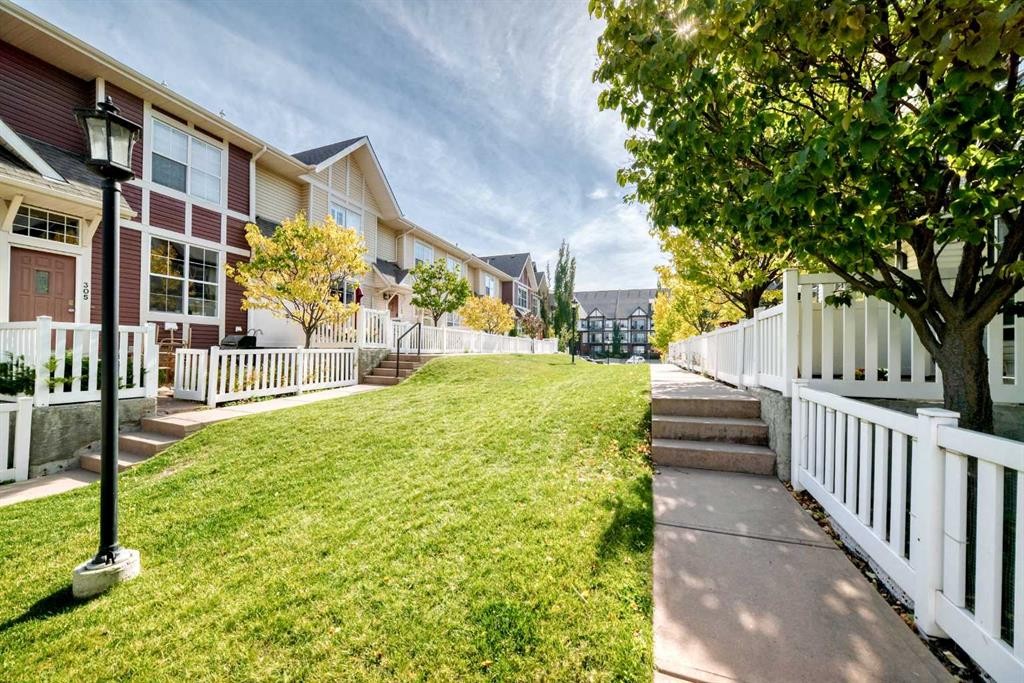89 New Brighton Common Se, Calgary, AB