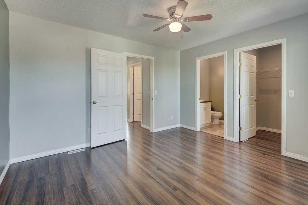 8034 24 Street Se, Calgary, AB
