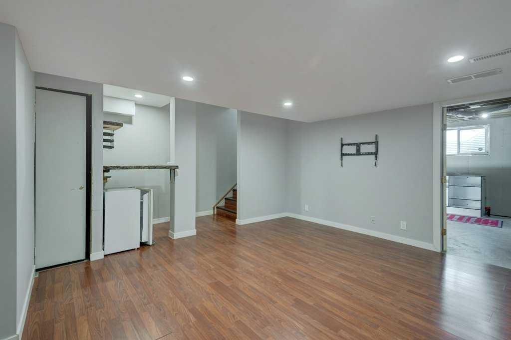 8034 24 Street Se, Calgary, AB