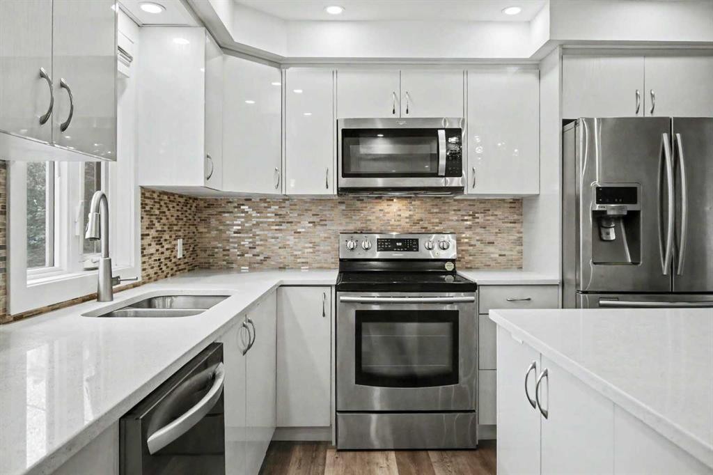 2202 35 Street Se, Calgary, AB