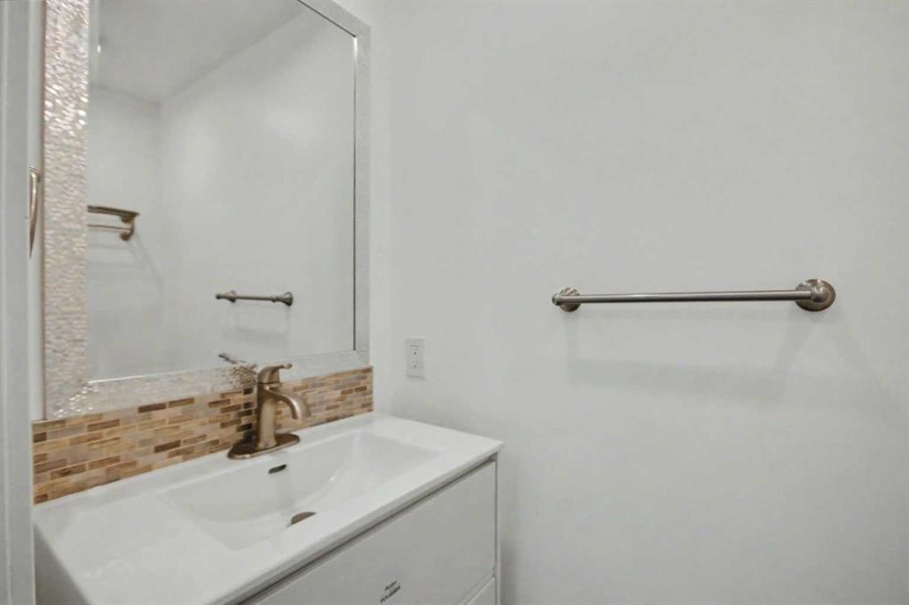 2202 35 Street Se, Calgary, AB