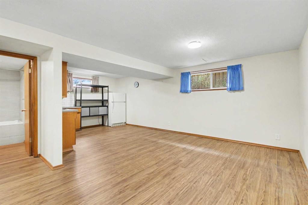 2202 35 Street Se, Calgary, AB