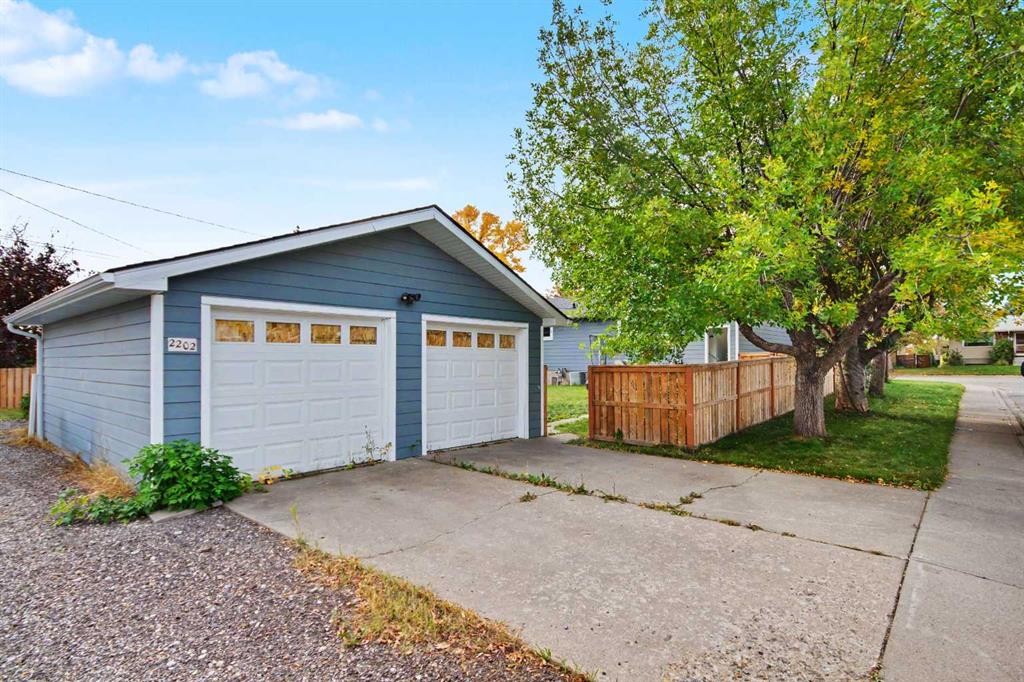 2202 35 Street Se, Calgary, AB