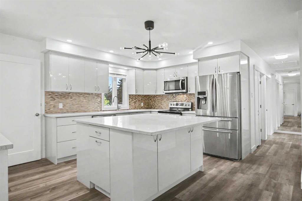 2202 35 Street Se, Calgary, AB
