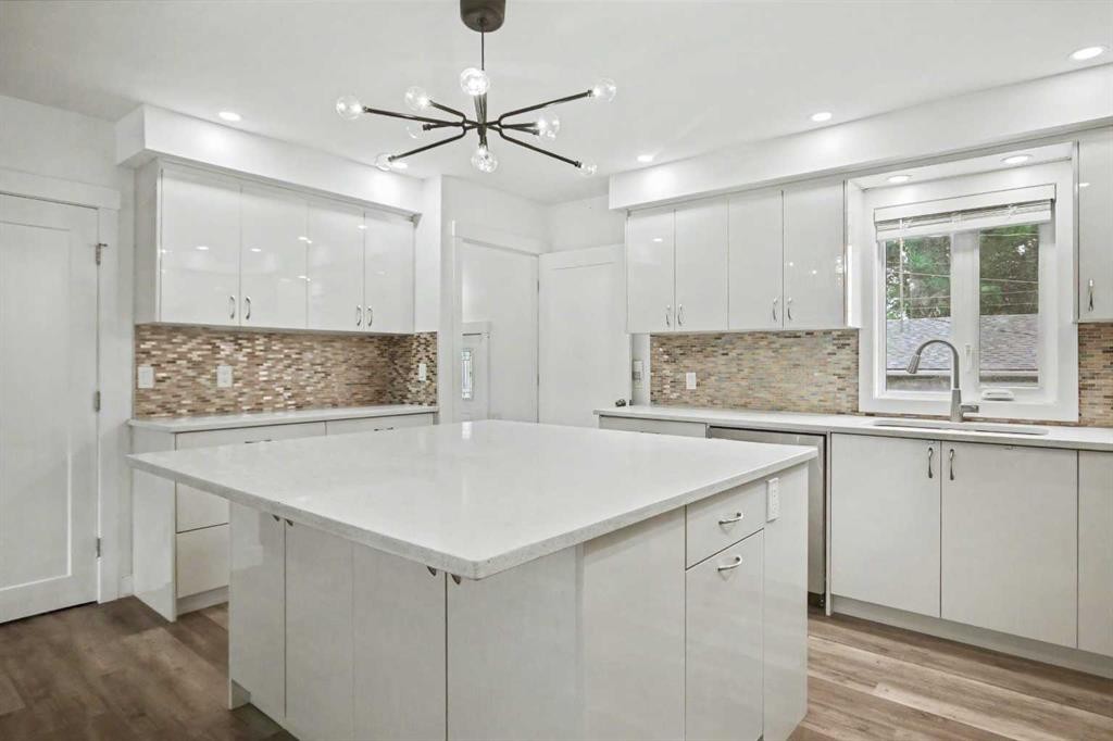 2202 35 Street Se, Calgary, AB