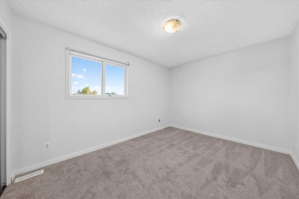 33-64 Whitnel Court Ne, Calgary, AB