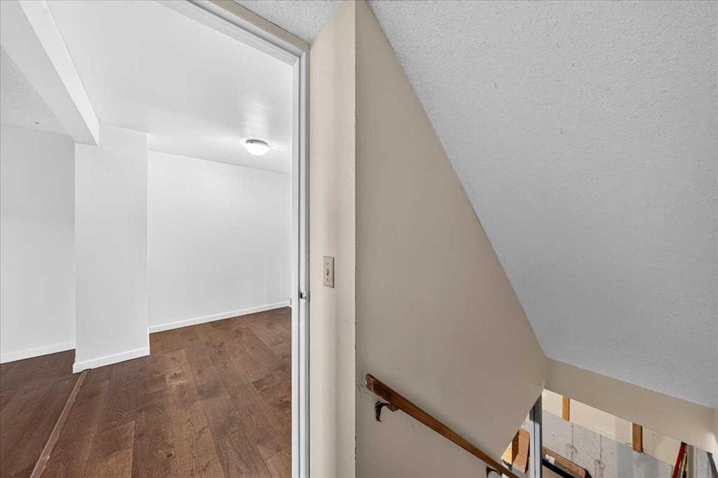 33-64 Whitnel Court Ne, Calgary, AB