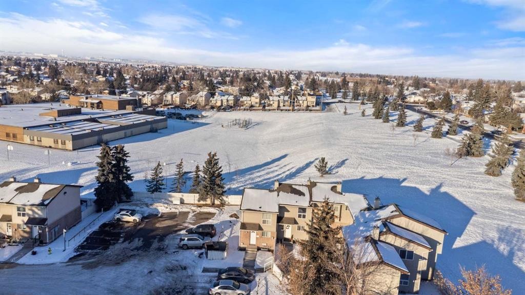 33-64 Whitnel Court Ne, Calgary, AB