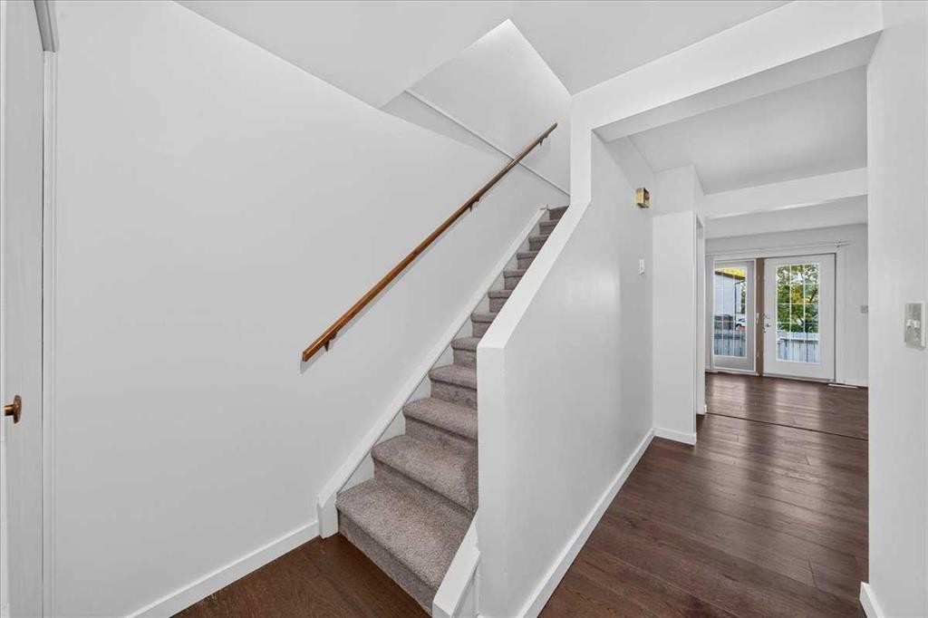 33-64 Whitnel Court Ne, Calgary, AB