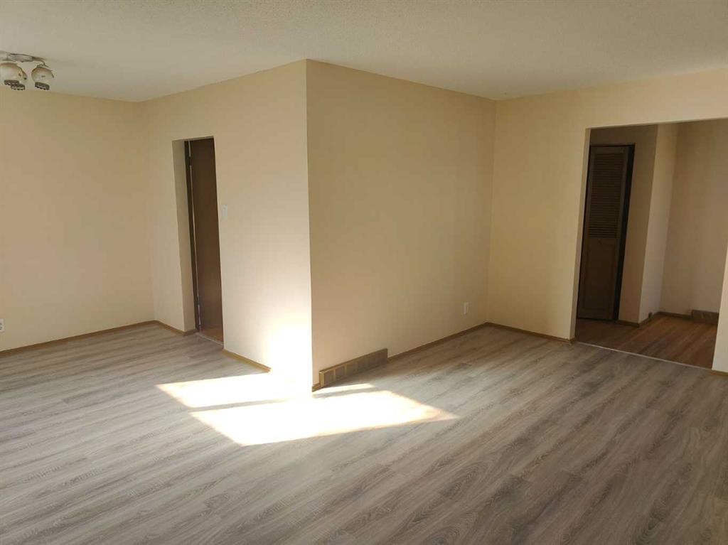 487 Northmount Drive Nw, Calgary, AB