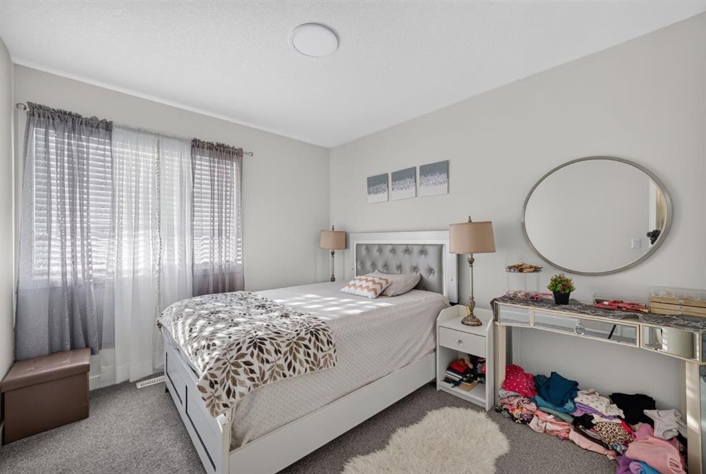 981 Mahogany Boulevard Se, Calgary, AB