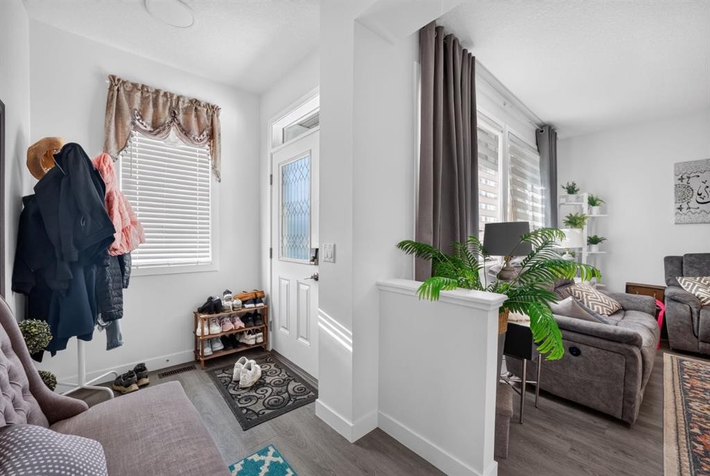 981 Mahogany Boulevard Se, Calgary, AB