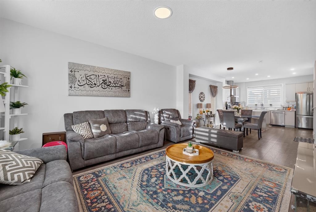 981 Mahogany Boulevard Se, Calgary, AB