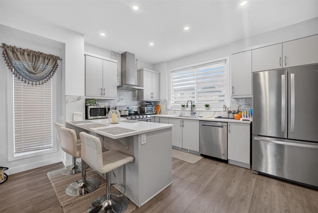 981 Mahogany Boulevard Se, Calgary, AB