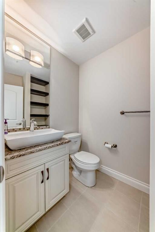 60 Hong Kong Road Sw, Calgary, AB