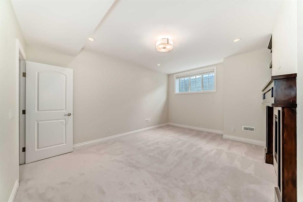 60 Hong Kong Road Sw, Calgary, AB