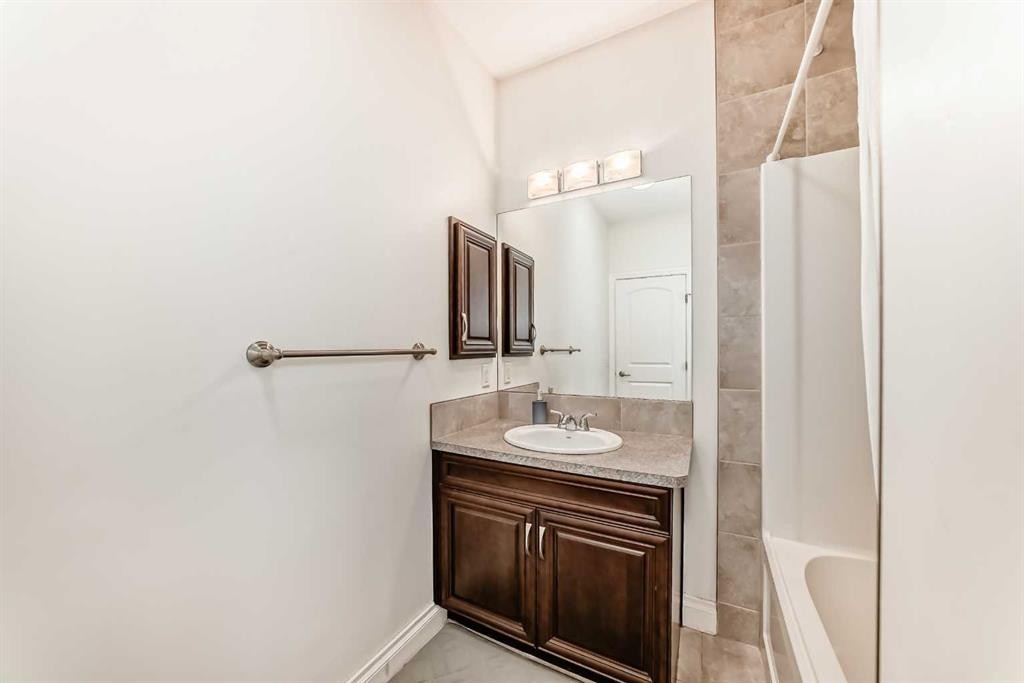 60 Hong Kong Road Sw, Calgary, AB
