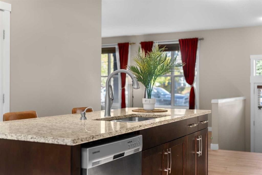 235 Mckenzie Towne Link Se, Calgary, AB