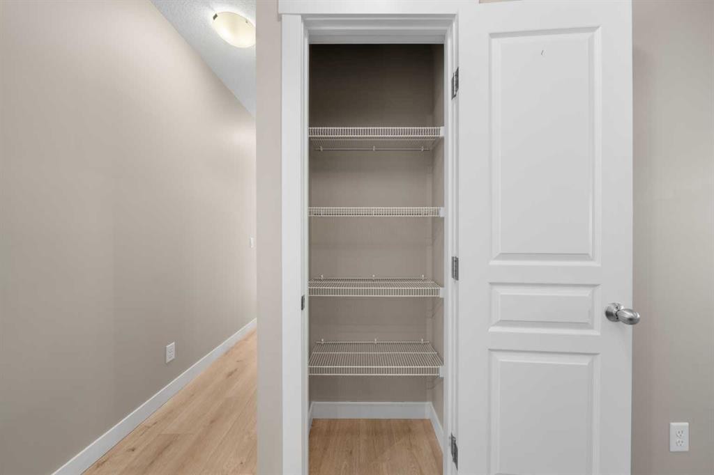 235 Mckenzie Towne Link Se, Calgary, AB