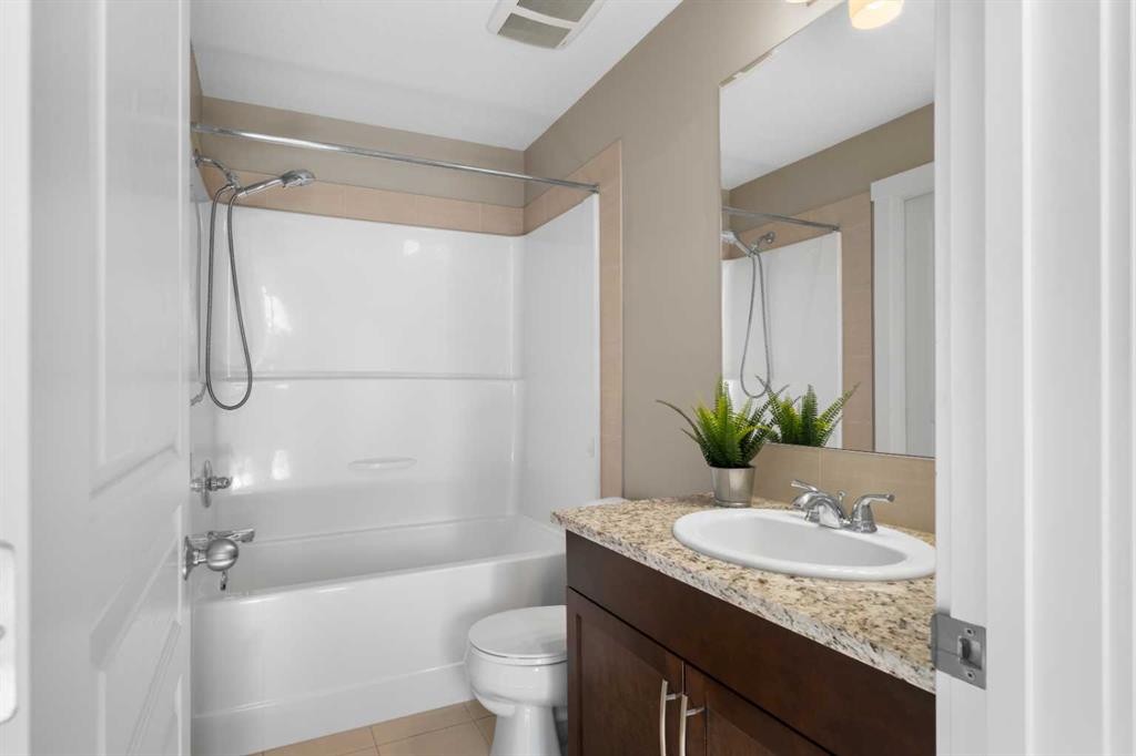 235 Mckenzie Towne Link Se, Calgary, AB