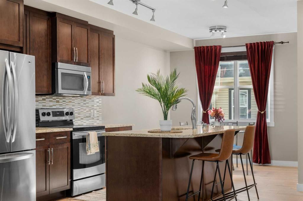 235 Mckenzie Towne Link Se, Calgary, AB