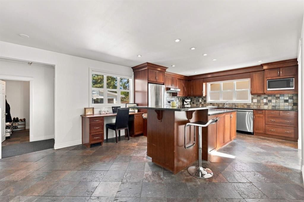 5432 Bannerman Drive Nw, Calgary, AB