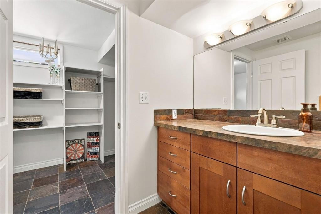 5432 Bannerman Drive Nw, Calgary, AB