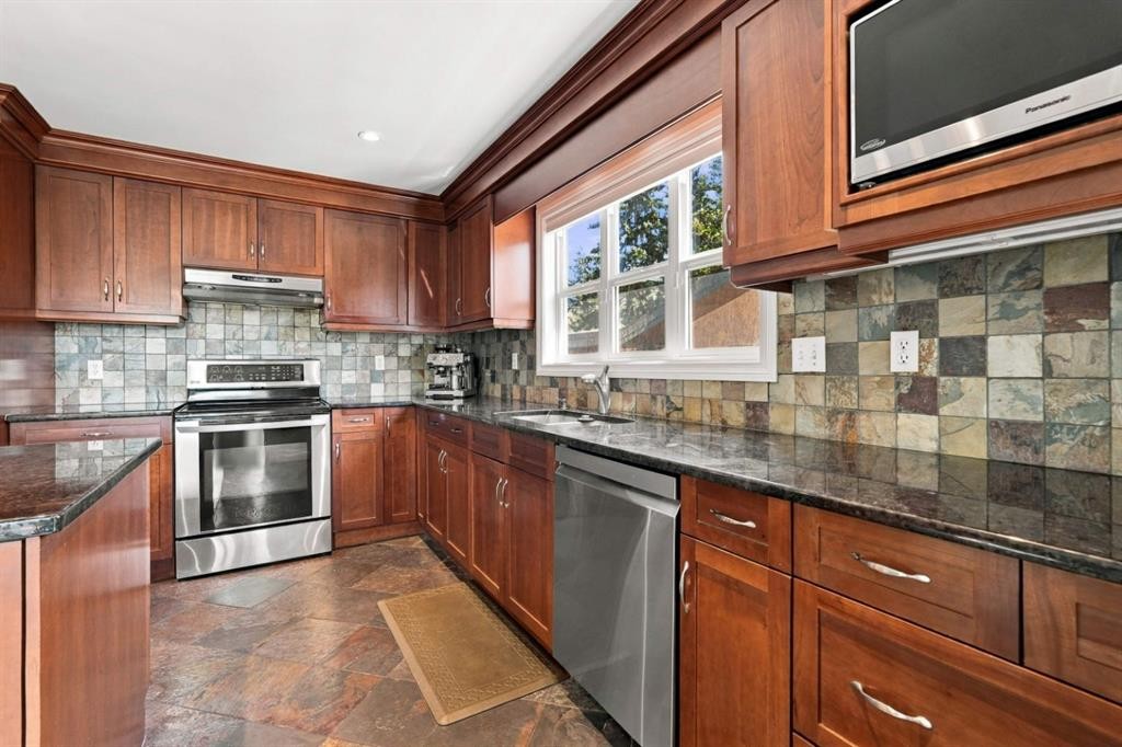 5432 Bannerman Drive Nw, Calgary, AB
