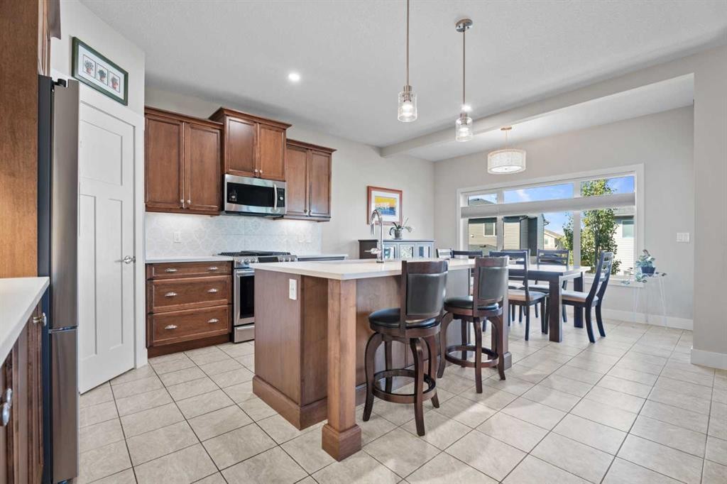 25 Cimarron Springs Court, Okotoks, AB