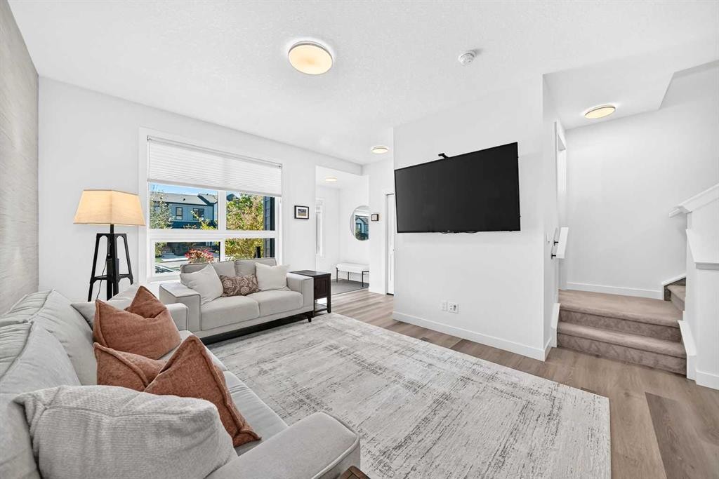 35 Silverton Glen Green Sw, Calgary, AB