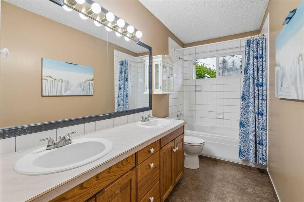 1403 104 Avenue Sw, Calgary, AB