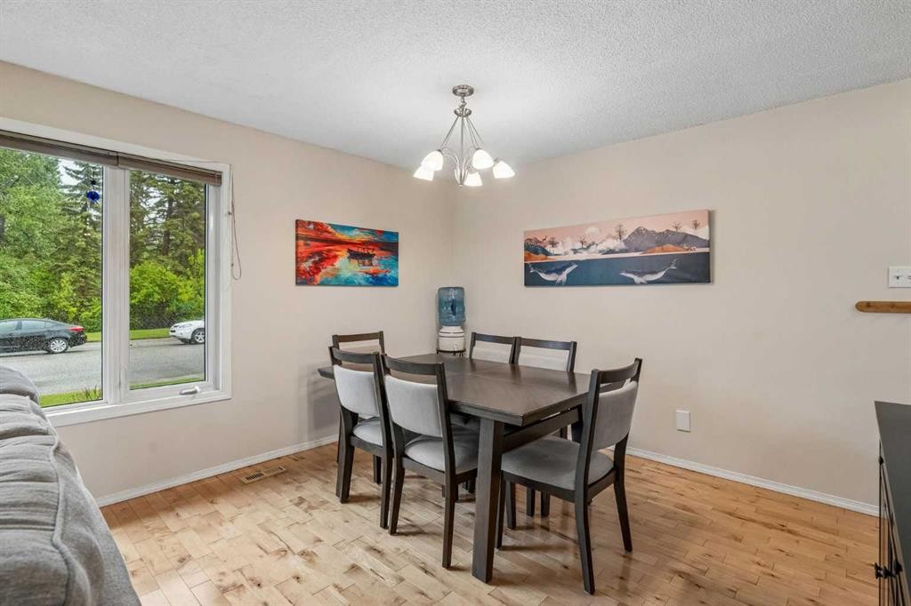 1403 104 Avenue Sw, Calgary, AB
