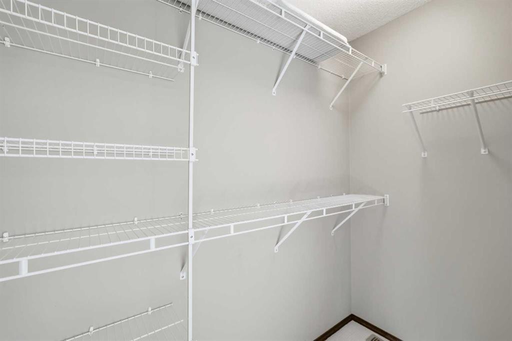 258 Cranberry Place Se, Calgary, AB